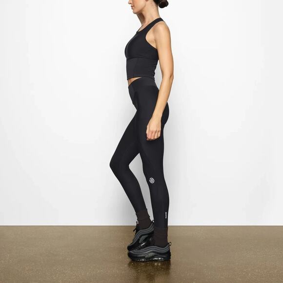 SKIMS Limited Edition Performance Cropped Tank Top Racerback Active Onyx Size XS - Picture 2 of 7